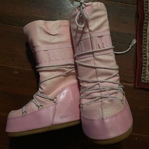 Original Deluxe Pink Sparkly Moon Boot